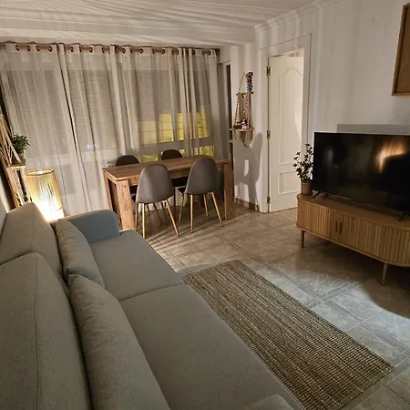 Casa Baelo - 3 Bedroom - New Bathroom - Near Old Town & Beaches *